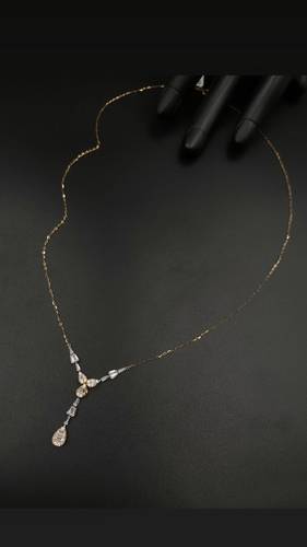 YELLOW GOLD NECKLACE K18