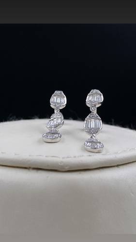 NATURAL DIAMOND EARRING WITH GOLD K18