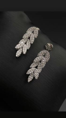 WHITE GOLD EARINGS K18
