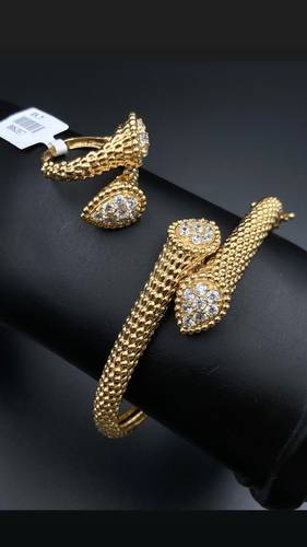 GOLD BRACELET WITH RING K18