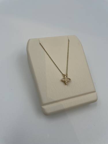عقد ذهب عيار ١٨