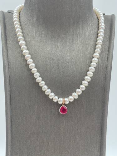 عقد ألماس طبيعي مع اللؤلؤ الزراعي عيار ١٨