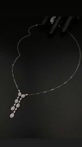 NATURAL DIAMOND NECKLACE WITH GOLD K18