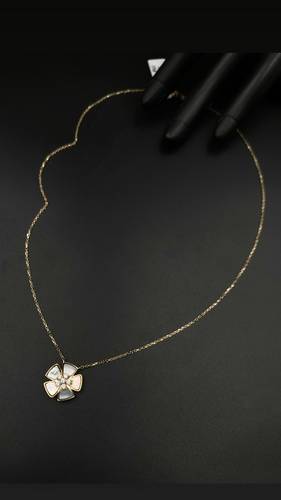 NATURAL DIAMOND NECKLACE WITH GOLD K18
