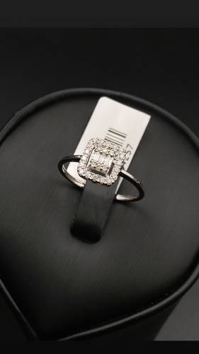 خاتم ألماس طبيعي مع ذهب عيار 18