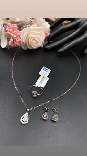 نص طقم ذهب أبيض عيار 18