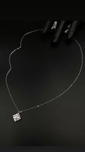 عقد ذهب أبيض عيار 18
