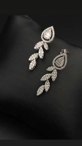 WHITE GOLD EARRINGS K18