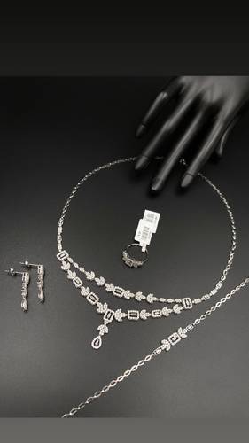 WHITE GOLD SET K18