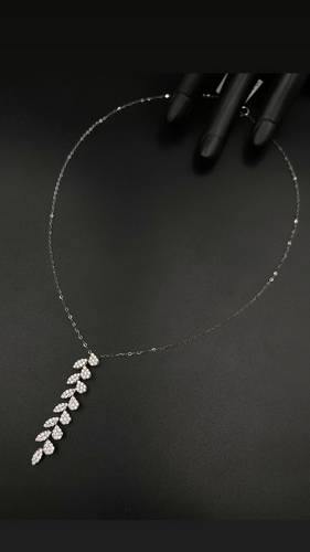 WHITE GOLD NECKLACE K18