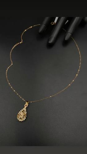 YELLOW GOLD NECKLACE K18