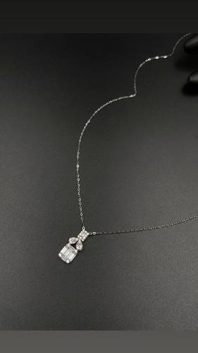 WHITE GOLD NECKLACE K18
