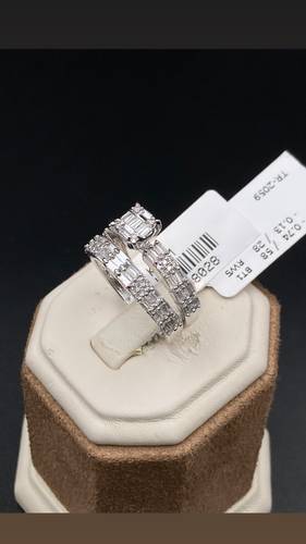 NATURAL DIAMOND TWINS RING WITH GOLD K18