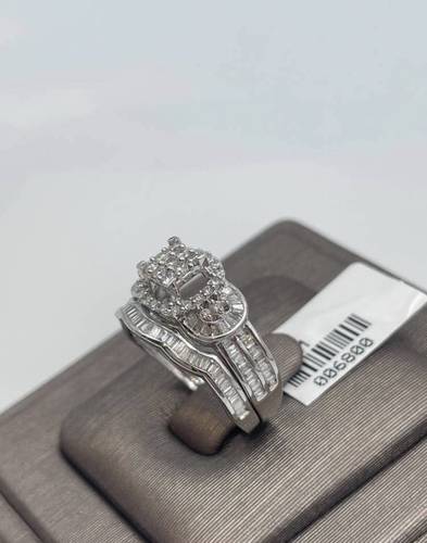 NATURAL DIAMOND RING WITH GOLD 18
