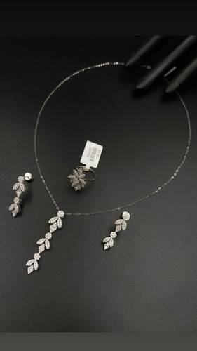WHITE GOLD HALF SET K18