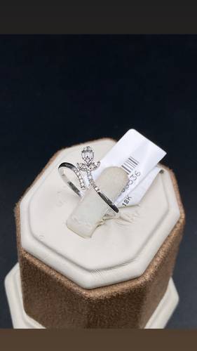 NATURAL DIAMOND RING WITH GOLD K18