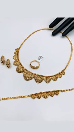 طقم ذهب أصفر عيار 21