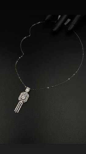 WHITE GOLD NECKLACE K18