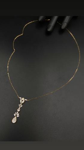 YELLOW GOLD NECKLACE K18
