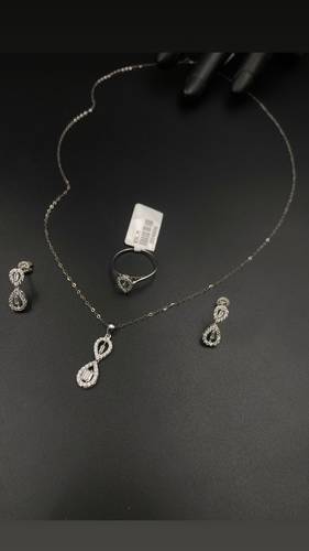 WHITE GOLD HALF SET K18