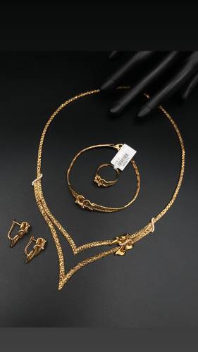 طقم ذهب أصفر عيار 21