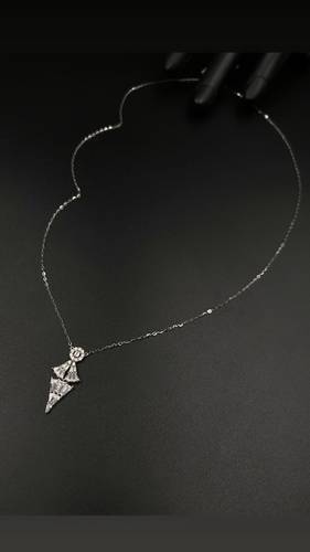 WHITE GOLD NECKLACE K18