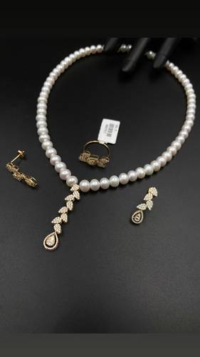 GOLD HALF SET K18 WITH CULTURED PEARL
