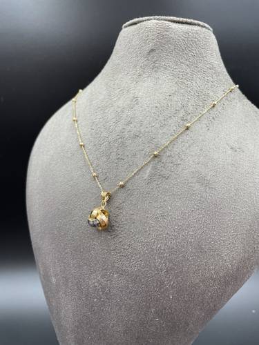 18K GOLD NECKLACE 