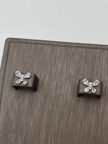 DIAMOND EARINGS