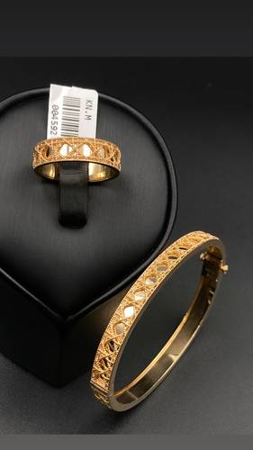 GOLD BRACELET WITH RING K18