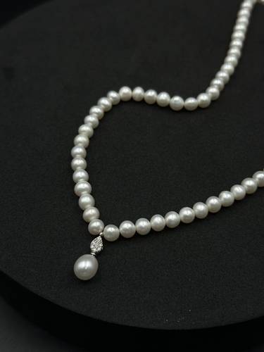 NATURAL DIAMOND WITH WHITE GOLD K18