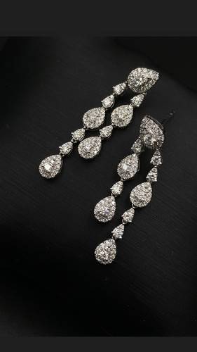 NATURAL DIAMOND EARRING WITH GOLD K18