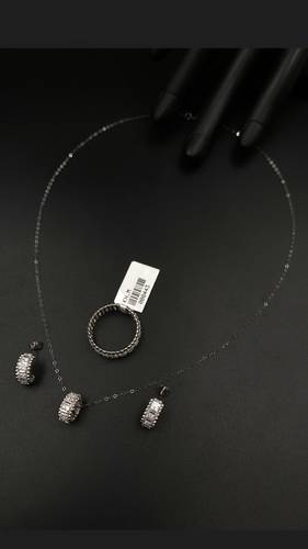 نص طقم ذهب ابيض عيار 18