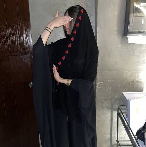 عباية اسود بشت كامل