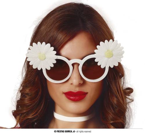 White Glasses With Daisies