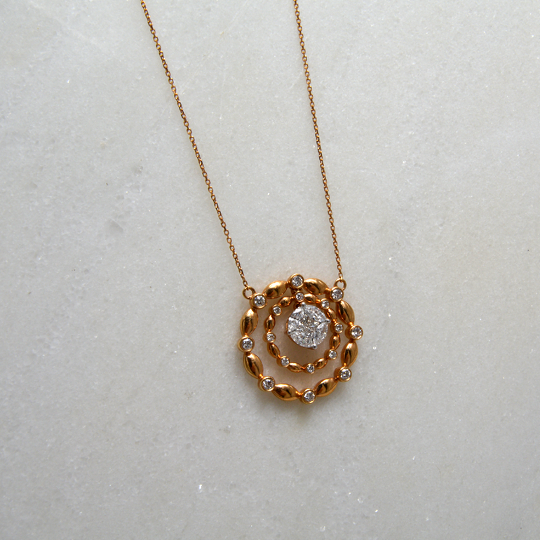 عقد الماس