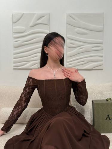 فستان بني شيفون جورجيت - (XS) الخصر 24 انش : الصدر 30 انش