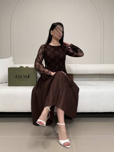 فستان سويزين - (XS) الخصر 24 انش : الصدر 30 انش