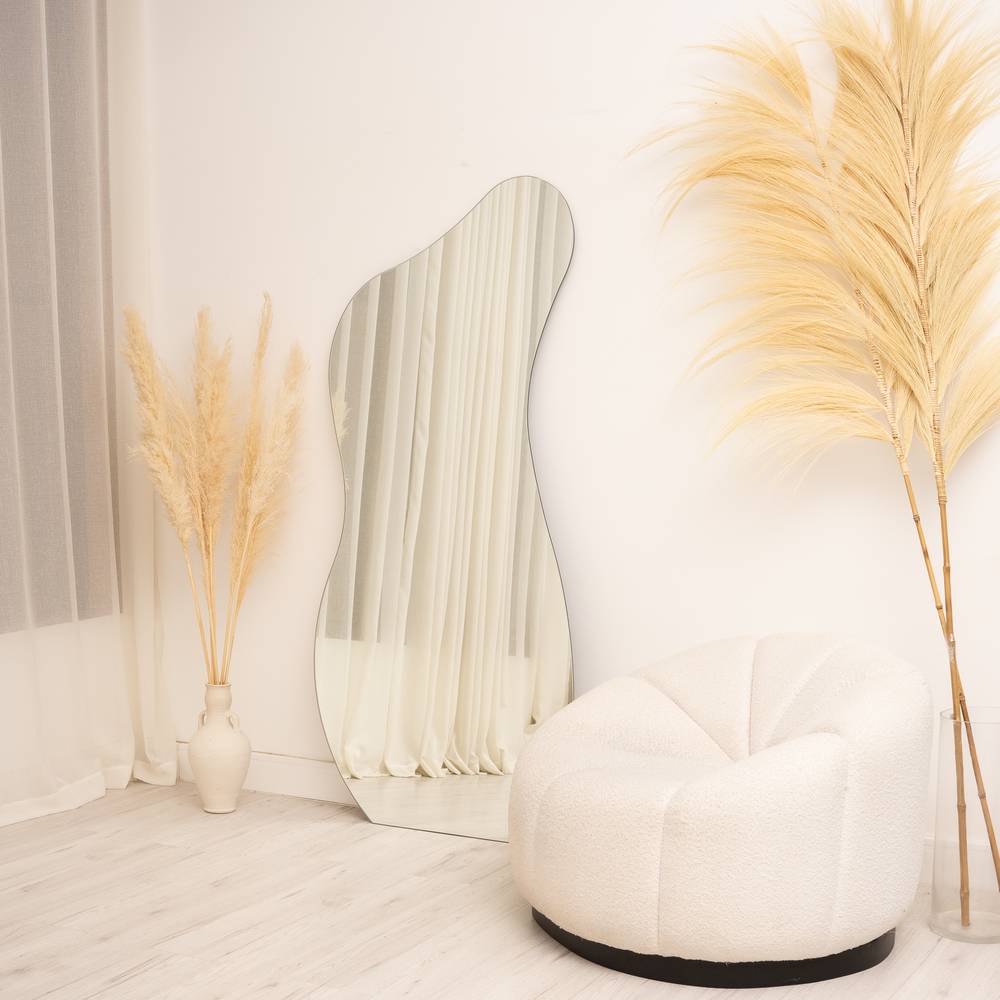 Fancy frameless mirror