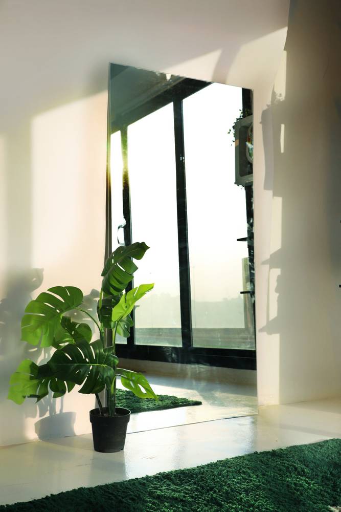 Square frameless mirror