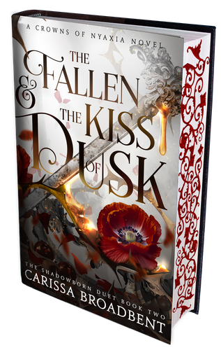 The Fallen and the Kiss of Dusk (Crowns of Nyaxia #4)