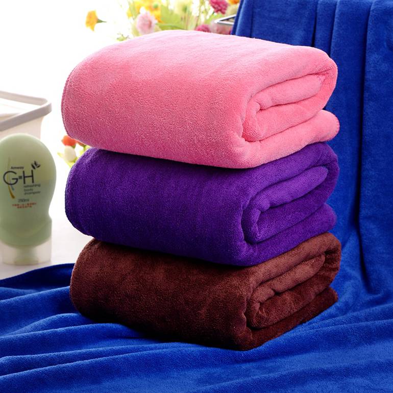 درزن 12 منشفة استحمام دي روسا فائقة الإمتصاص ألوان