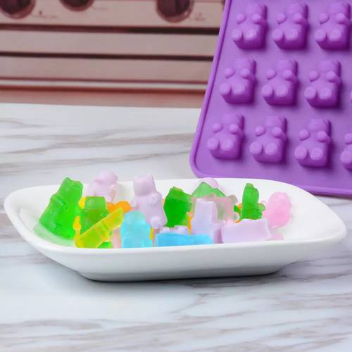 قالب صنع الحلوى gummy bear