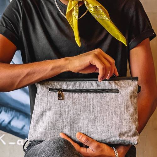 Clutch gray