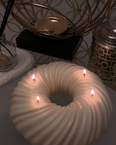 🕯 الشمعة العملاقة