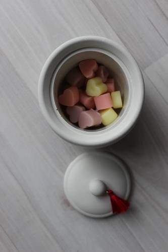 فواحات القلوب مع علبة الكونكريت💖