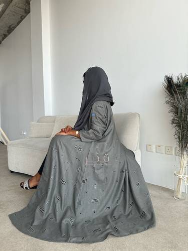 #614 باللون الرمادي