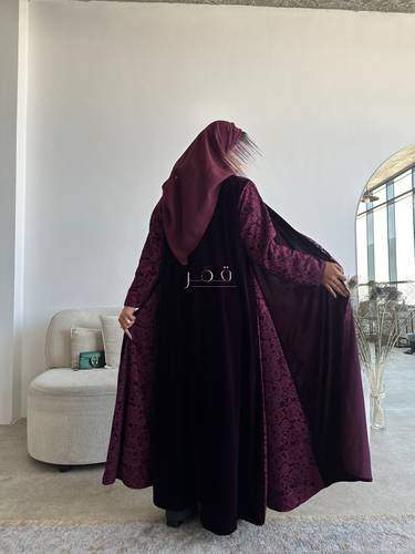 #209 باللون العنابي