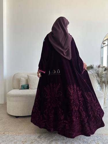 #204 باللون العنابي
