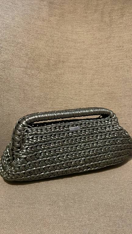 ELEGANT CLUTCH